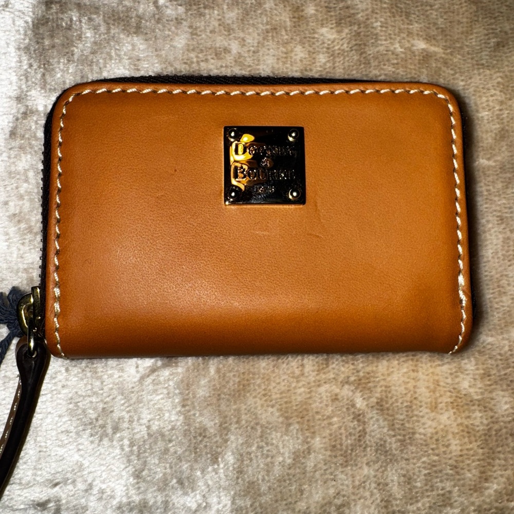 Dooney and Bourke card holder